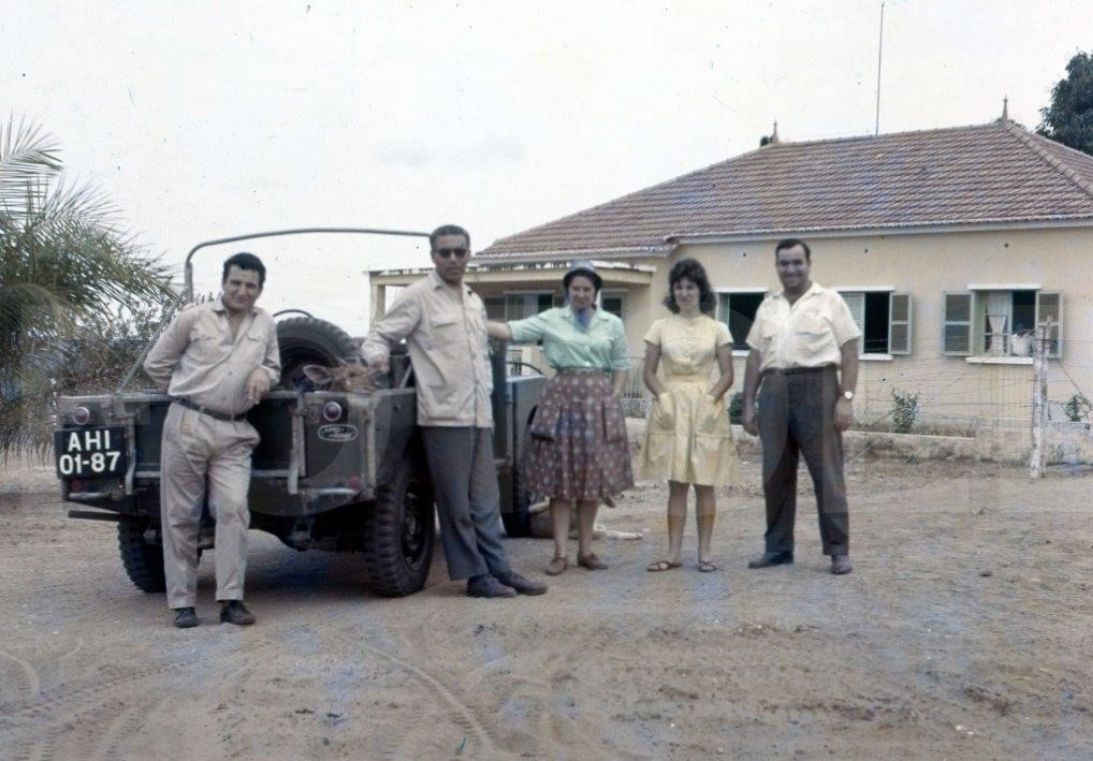 Historic Land Rover photograph from Angola