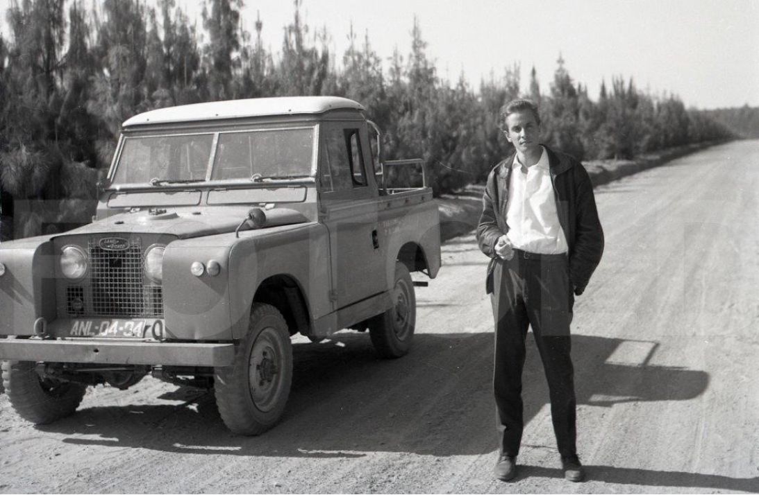 Historic Land Rover photograph from Angola